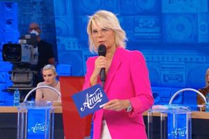 Maria De Filippi, attacco allievo