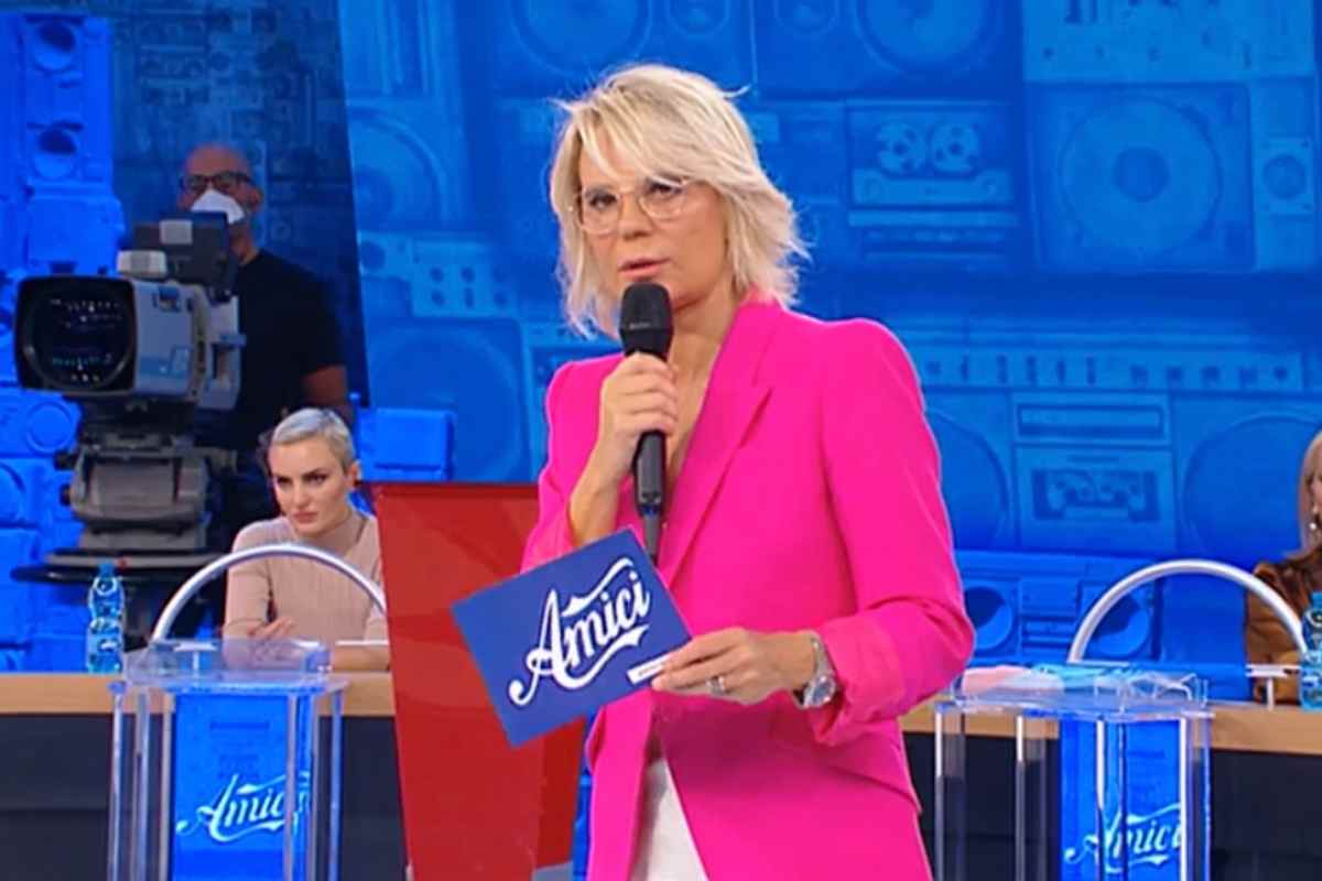 Maria De Filippi, attacco allievo