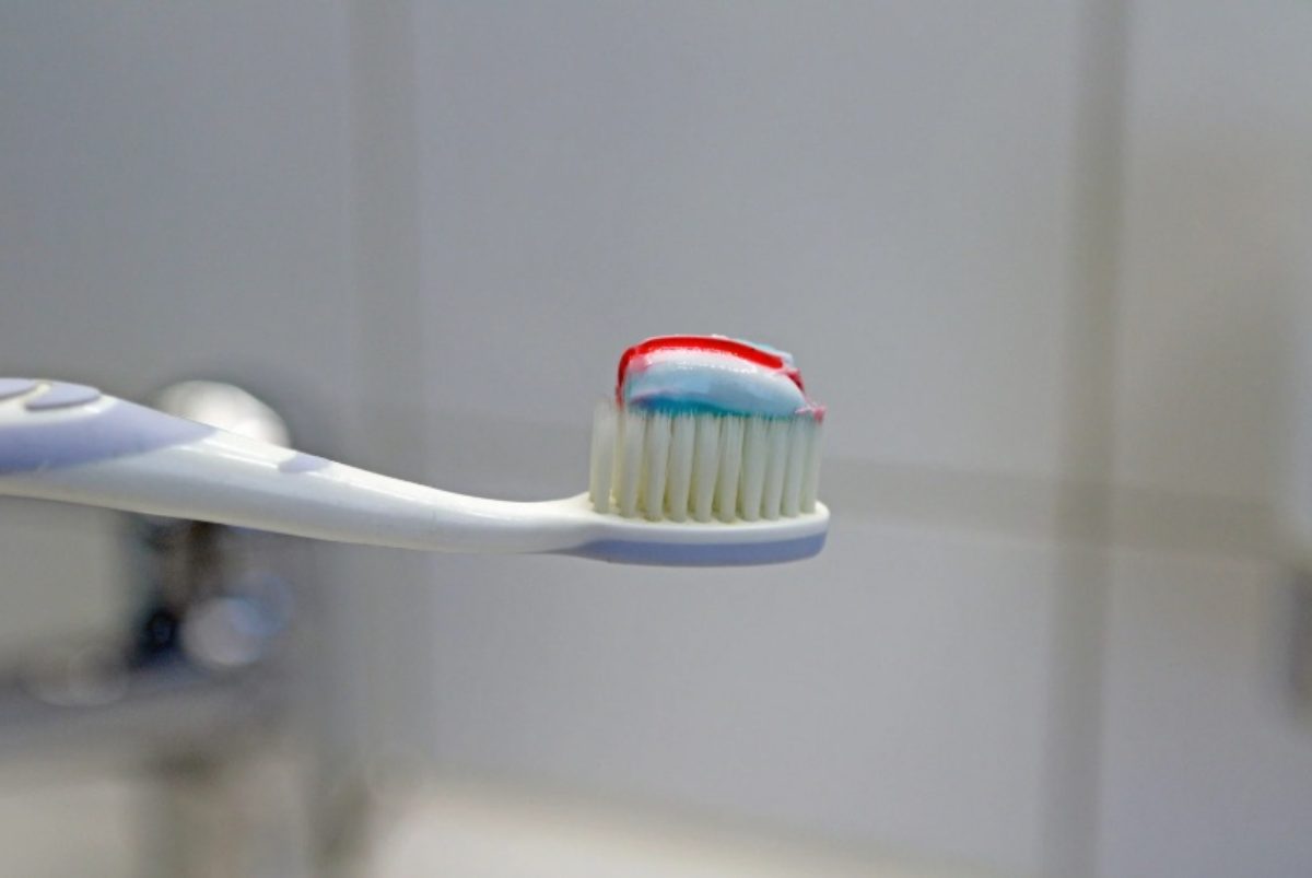Dentifricio sullo spazzolino