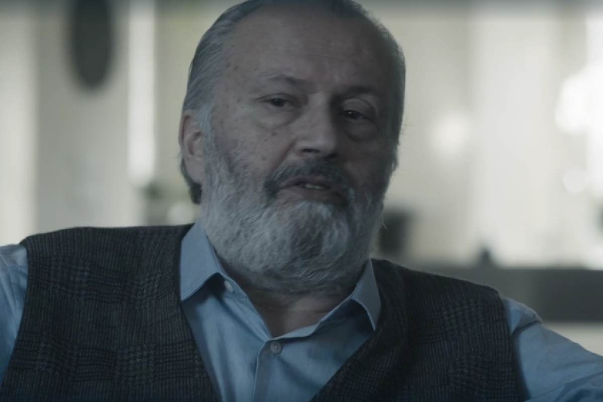 Bebo Storti in un episodio di Rocco Schiavone
