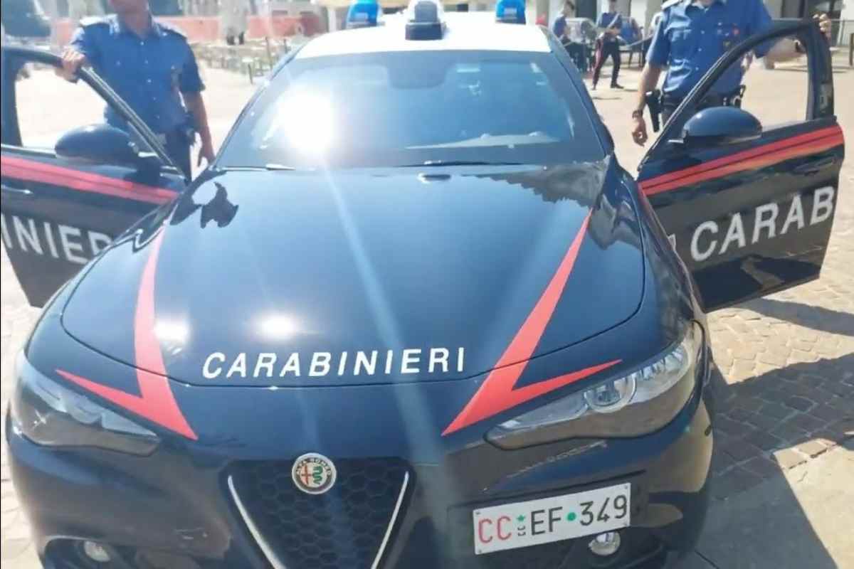 auto dei carabinieri