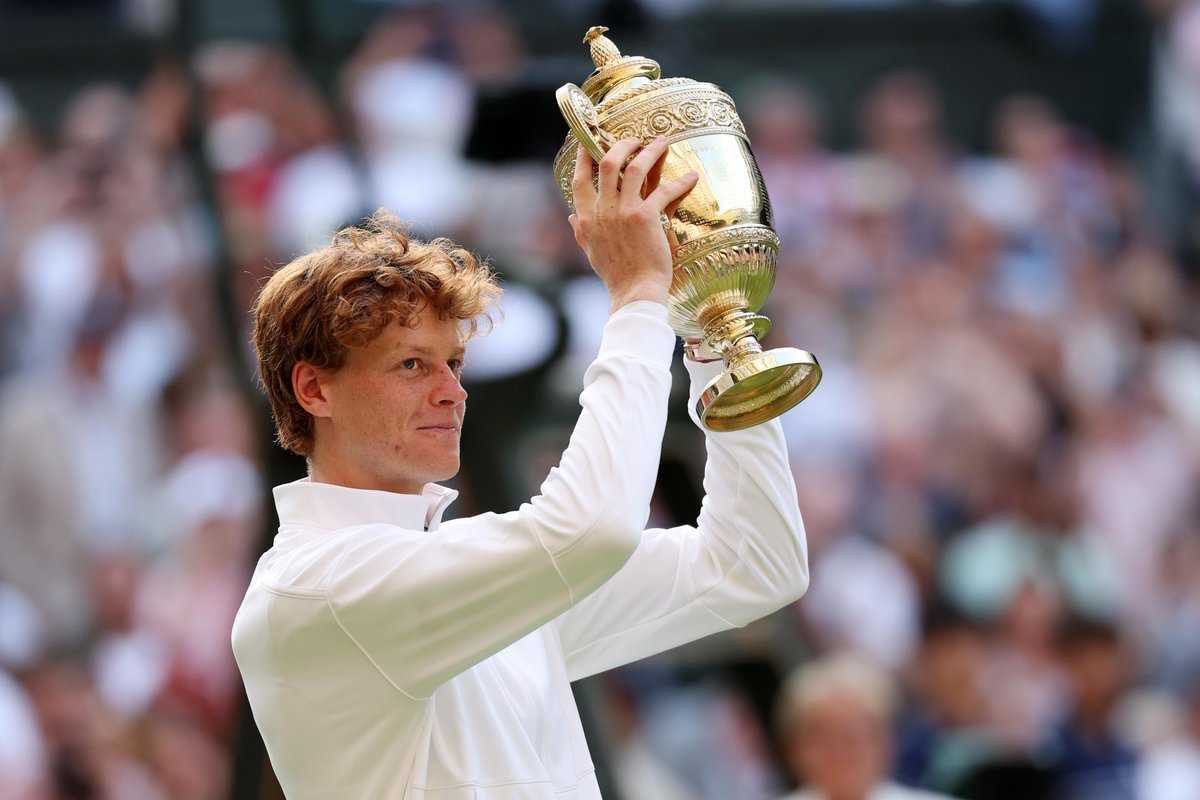 Momento d'oro in campo e fuori per Jannik Sinner