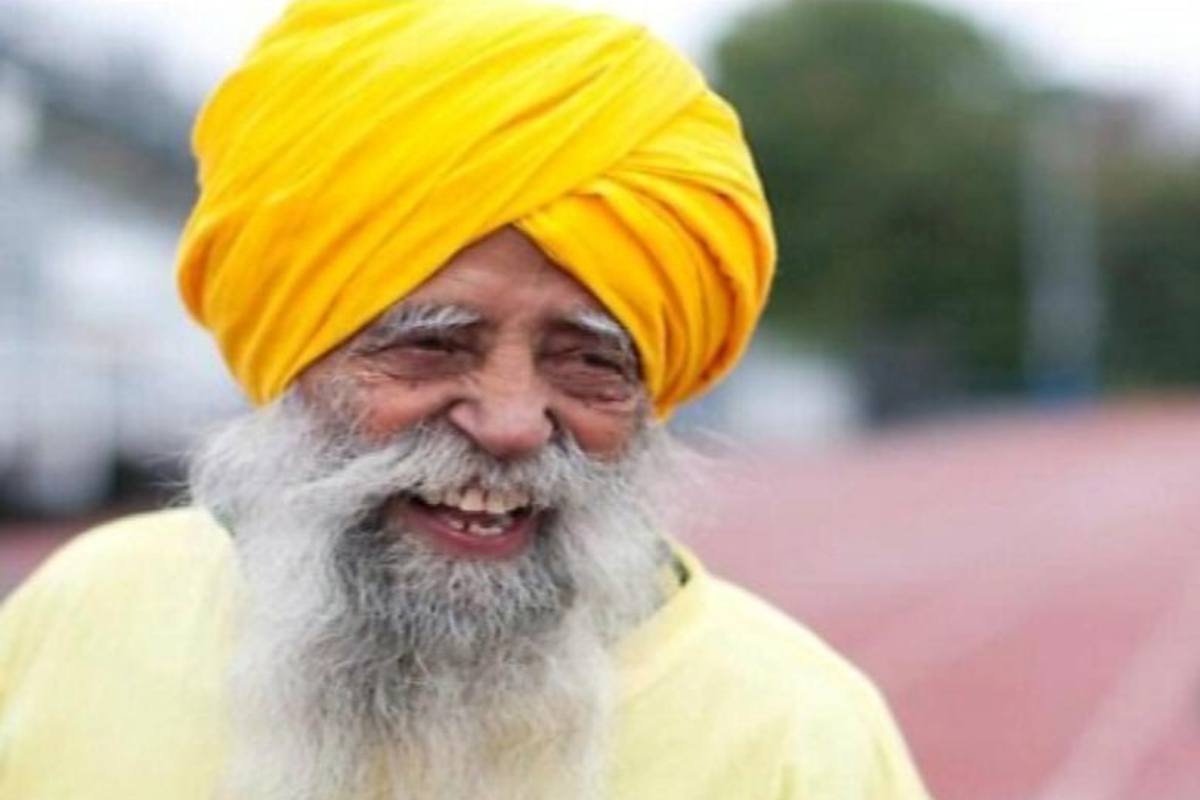 Fauja Singh sorridente in un'intervista