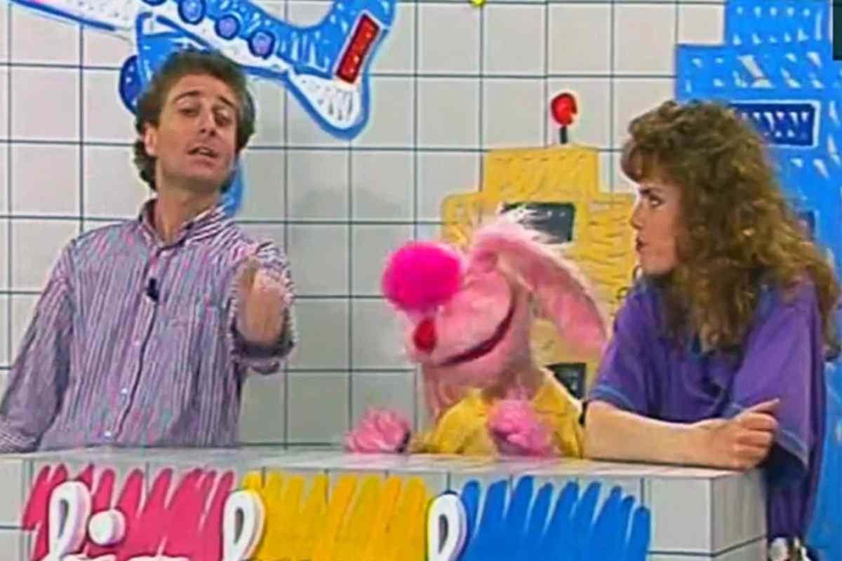 Paolo Bonolis e Carlotta Pisoni Brambilla in studio con Uan