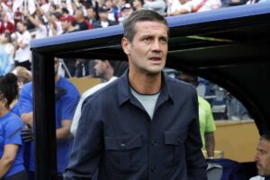 cristian chivu in panchina