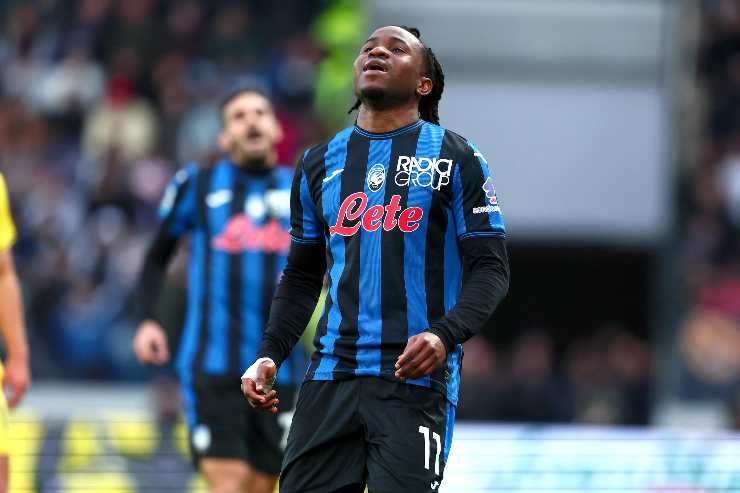 lookman dopo un gol sbagliato