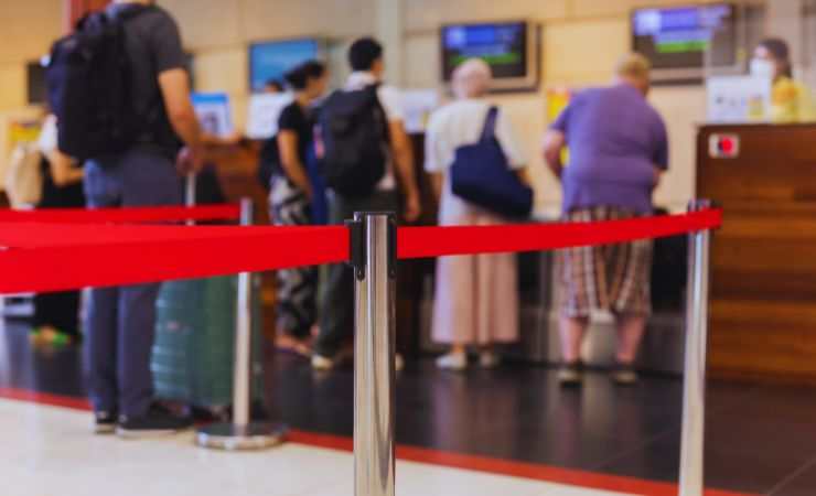 persone all'aeroporto