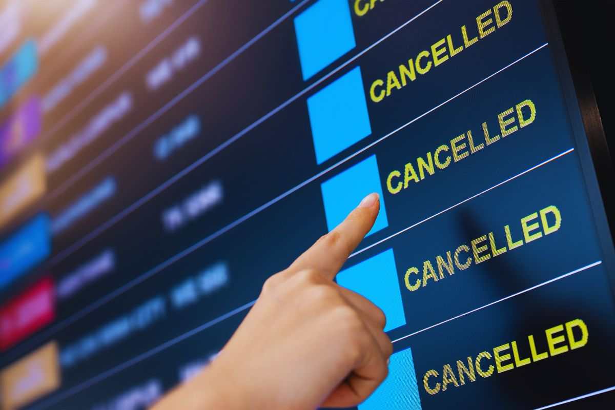 tabellone voli cancellati