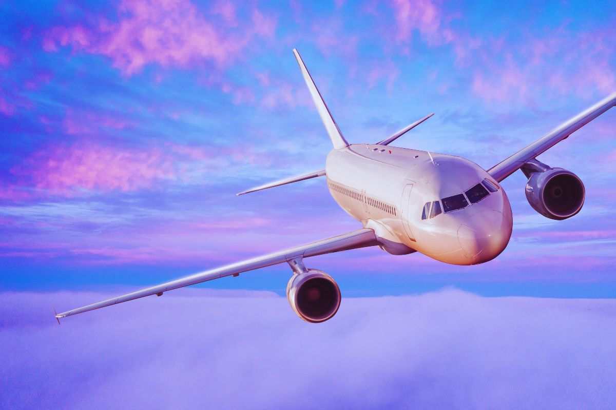 Paura su un volo Virgin, ubriachi scatenano il caos: usano anche documenti falsi